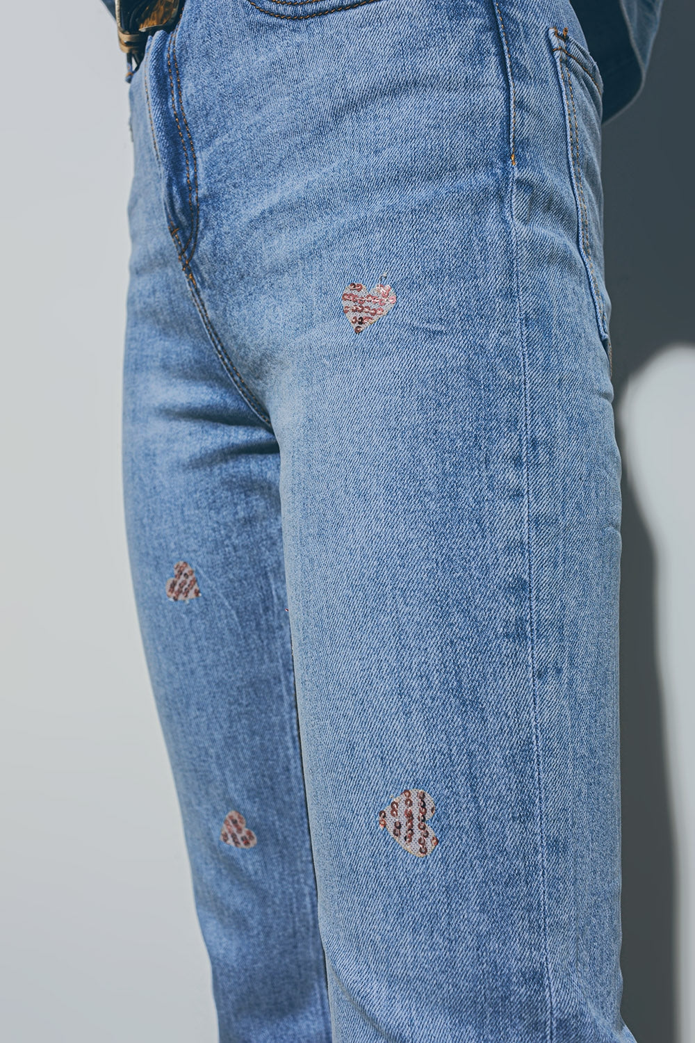 Heart Embellished Jeans With Teared Hem
